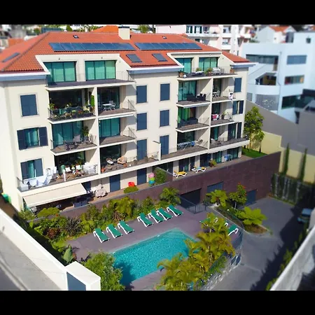Sunlight Breeze - Modern Pool Haven By Lovelystay *