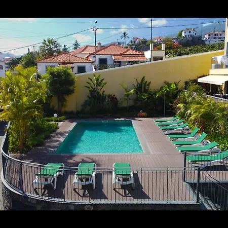 Sunlight Breeze - Modern Pool Haven By Lovelystay Funchal (Madeira)