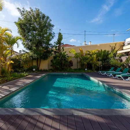 Sunlight Breeze - Modern Pool Haven By Lovelystay